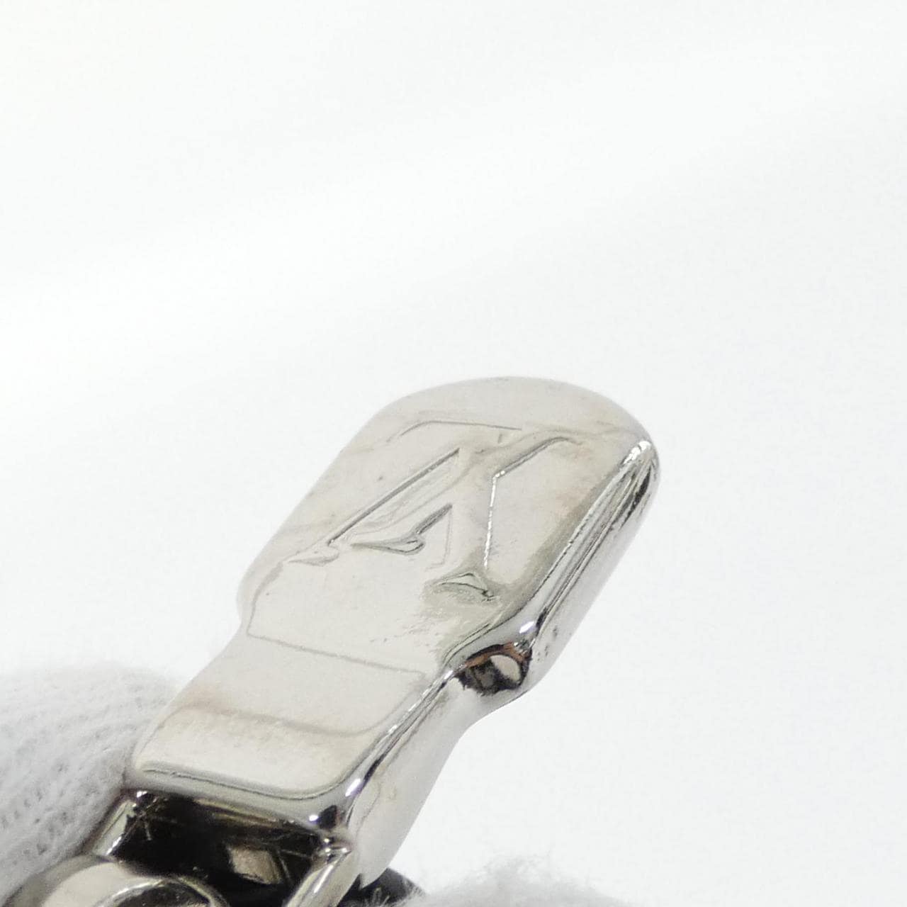 ルイヴィトン モノグラム エクリプス(ルーム ウィズ ア ビュー) ポシェット トゥ ゴー M81848 バッグ