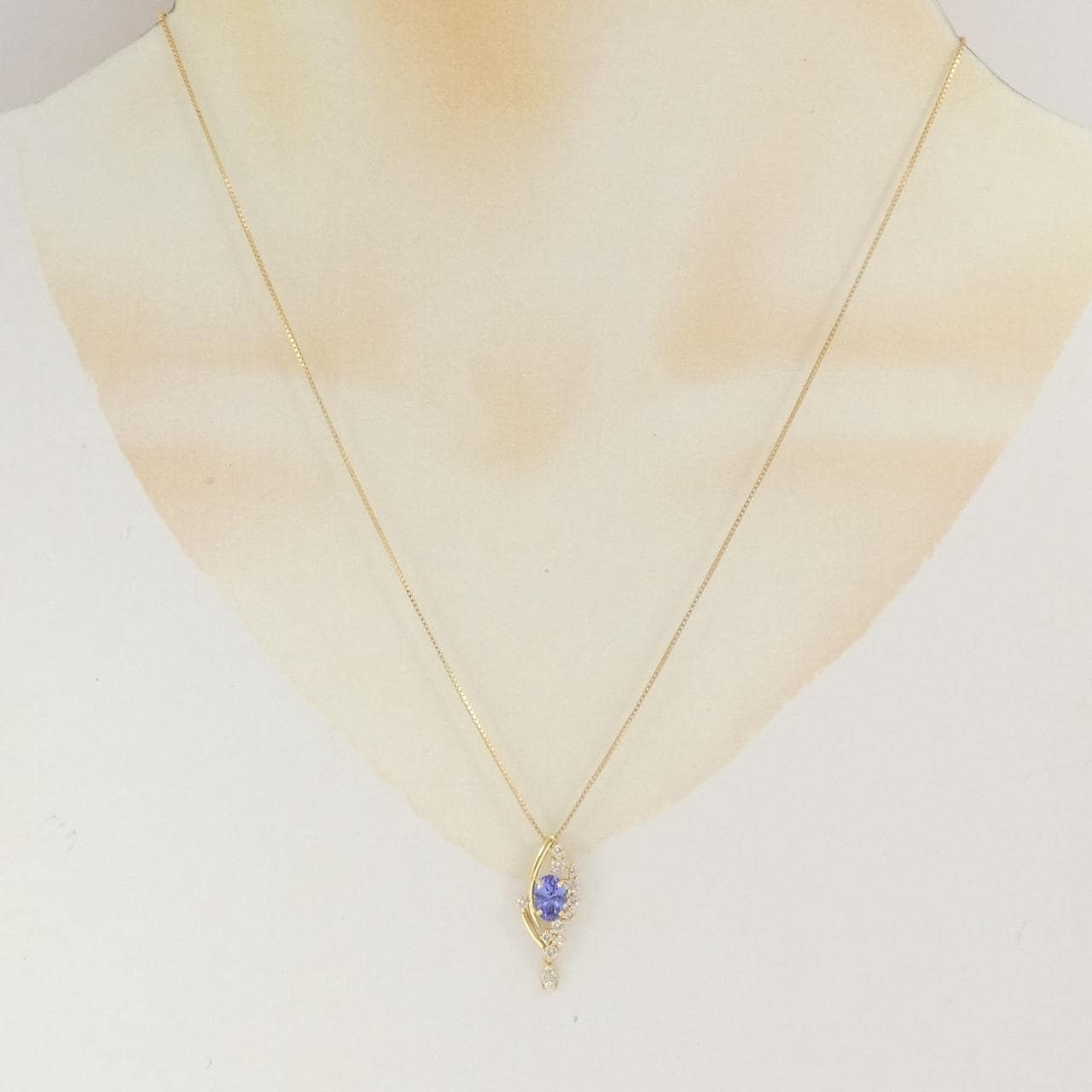 K18YG タンザナイト ネックレス 0.63CT