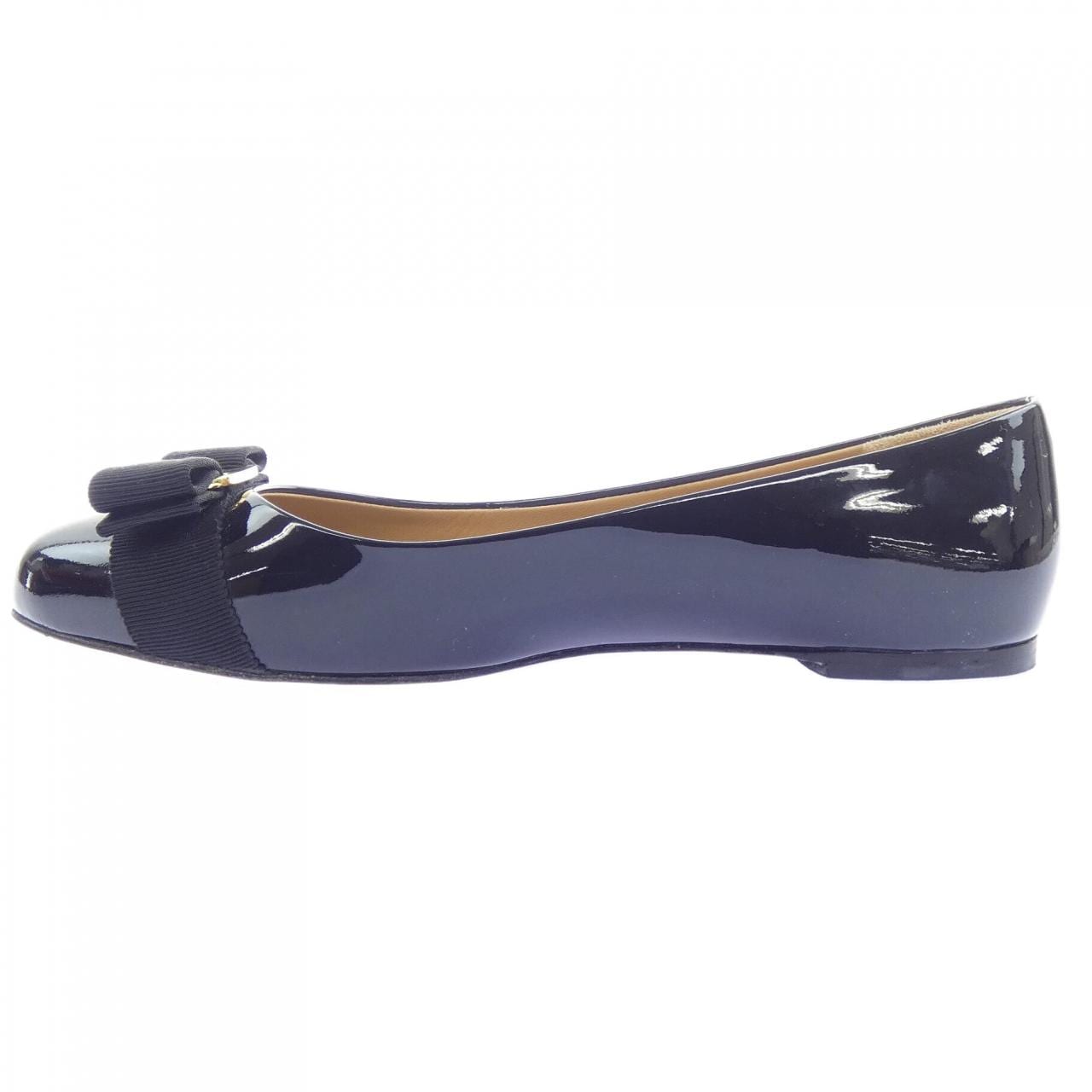 サルヴァトーレフェラガモ SALVATORE FERRAGAMO フラットシューズ