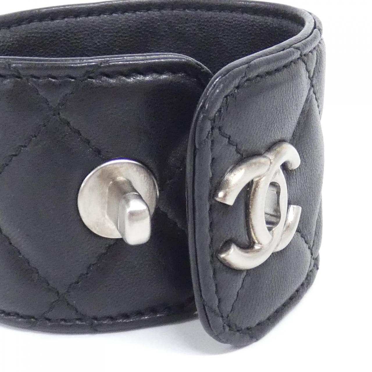 シャネル バングル