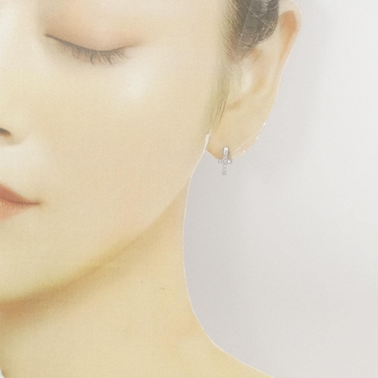 K14WG クロス ダイヤモンド ピアス 0.10CT