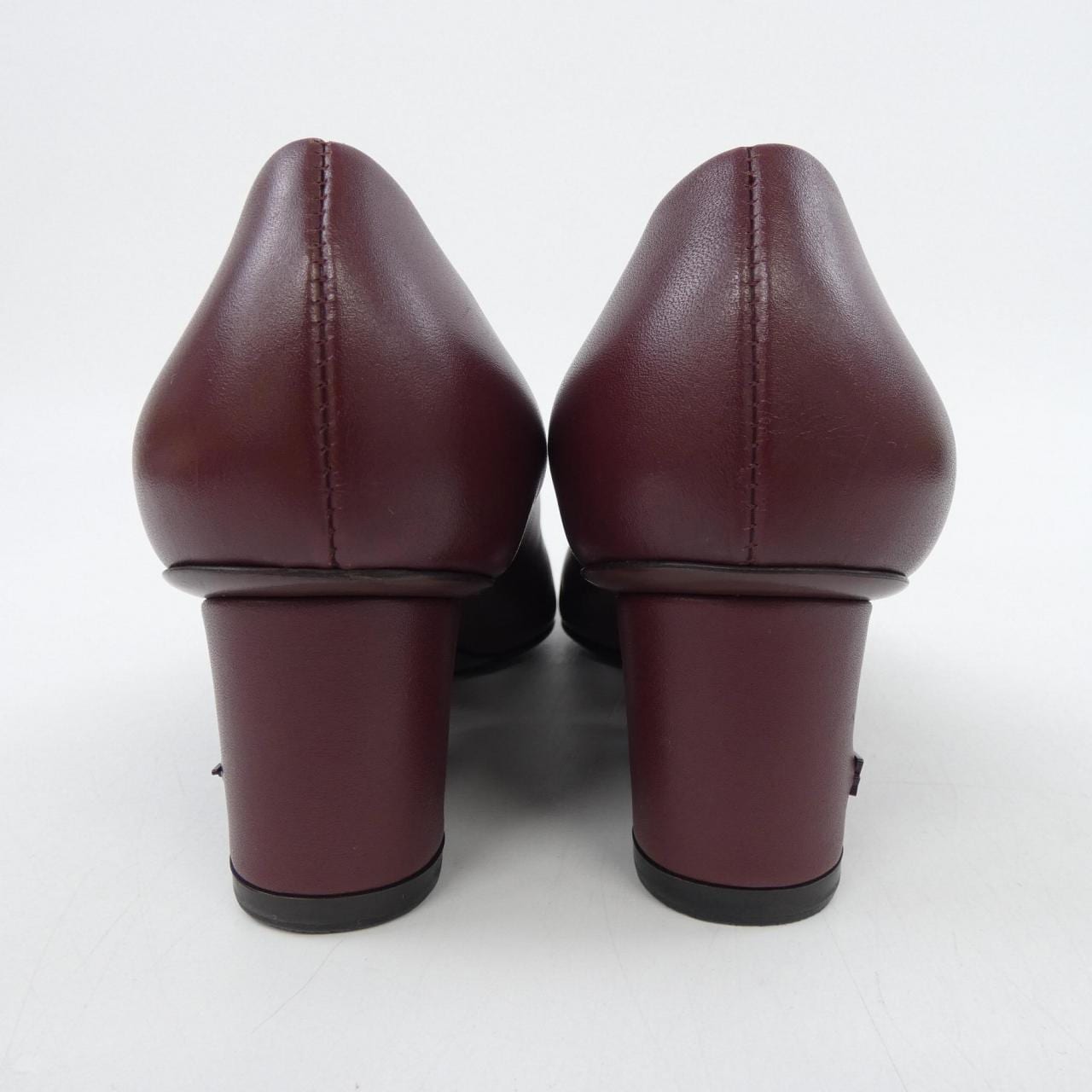 サルヴァトーレフェラガモ SALVATORE FERRAGAMO ZU パンプス