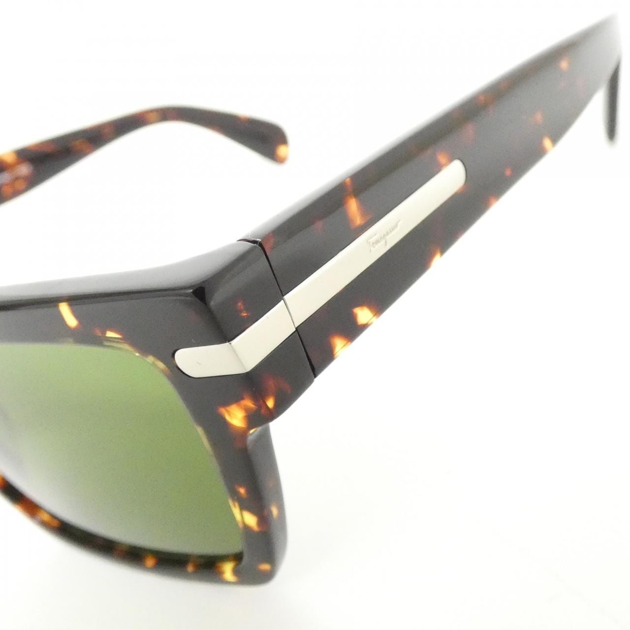 【新品】サルヴァトーレフェラガモ SF1086S サングラス