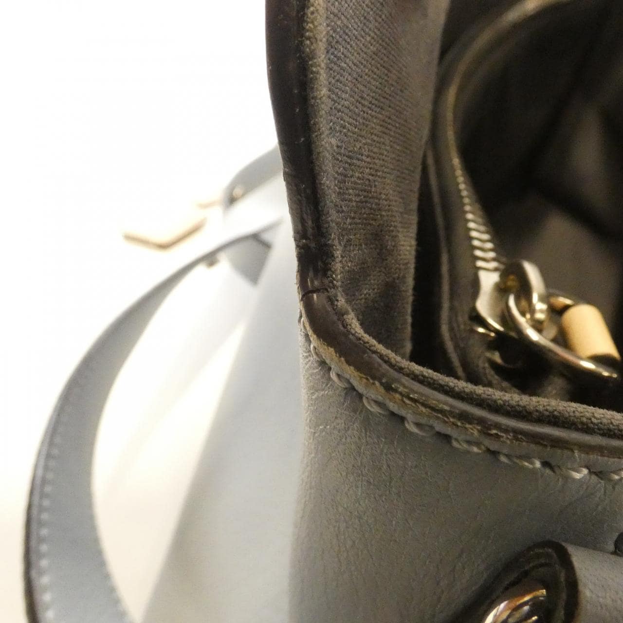 フェンディ バイ ザ ウェイ 8BL124 Z1C バッグ