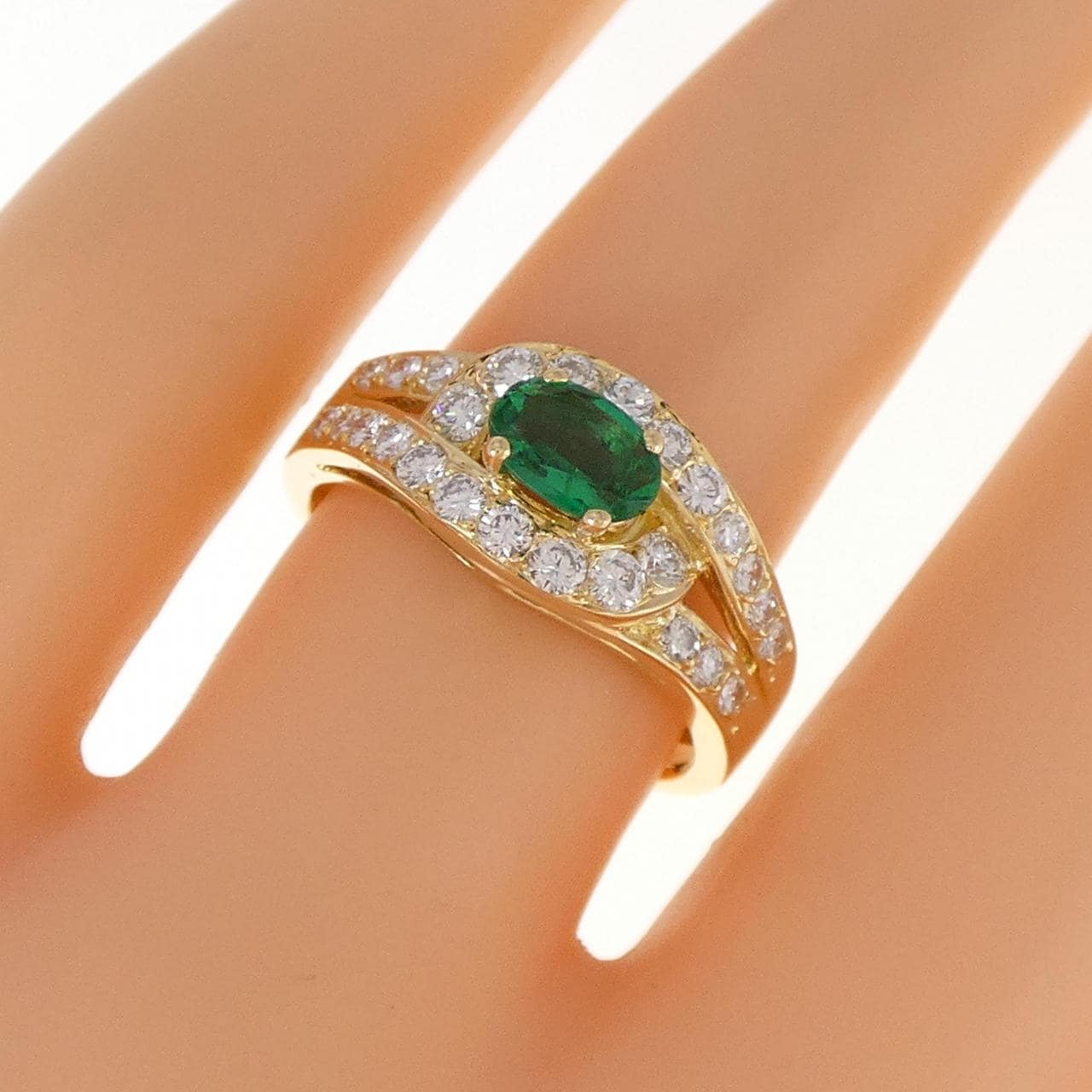 K18YG emerald ring