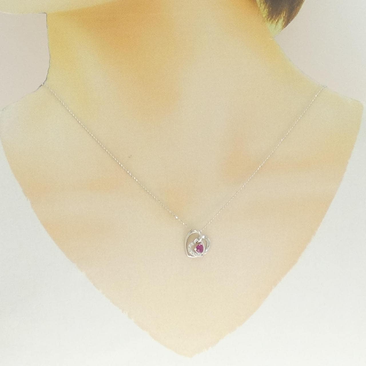 K18WG ハート ルビー ネックレス