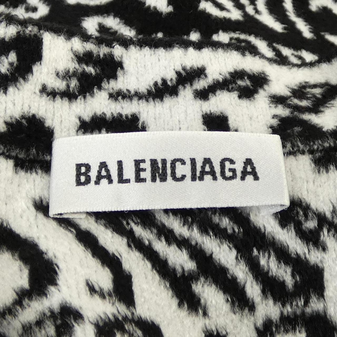 バレンシアガ BALENCIAGA 583162 T5122 ニット