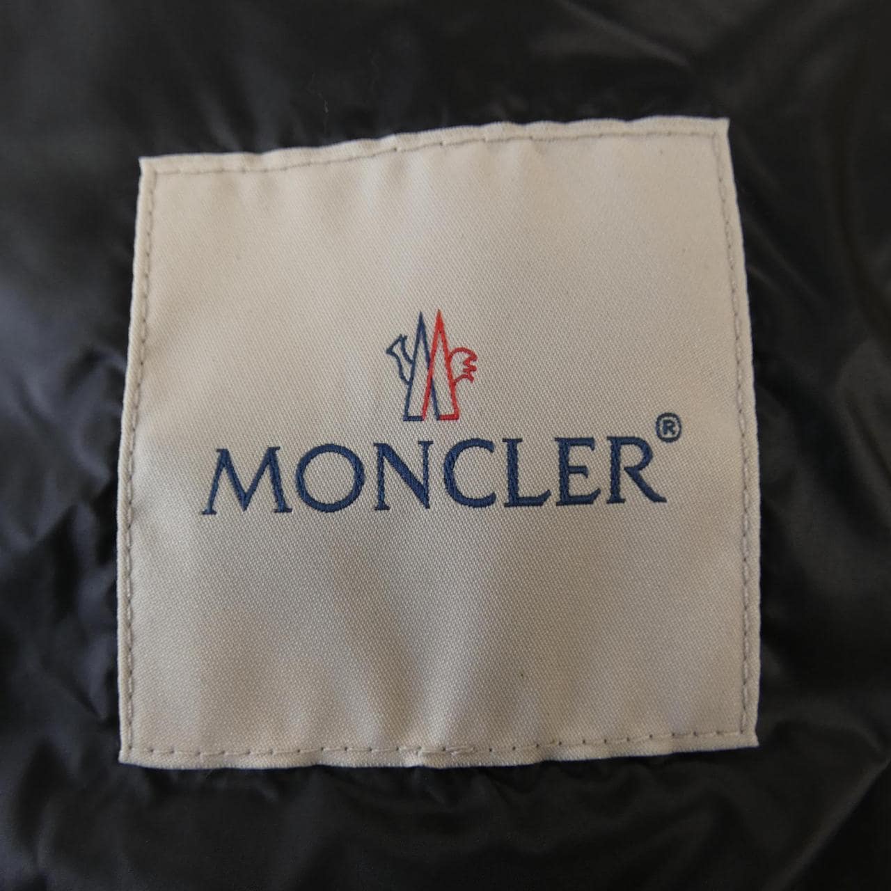 モンクレール MONCLER ダウンジャケット