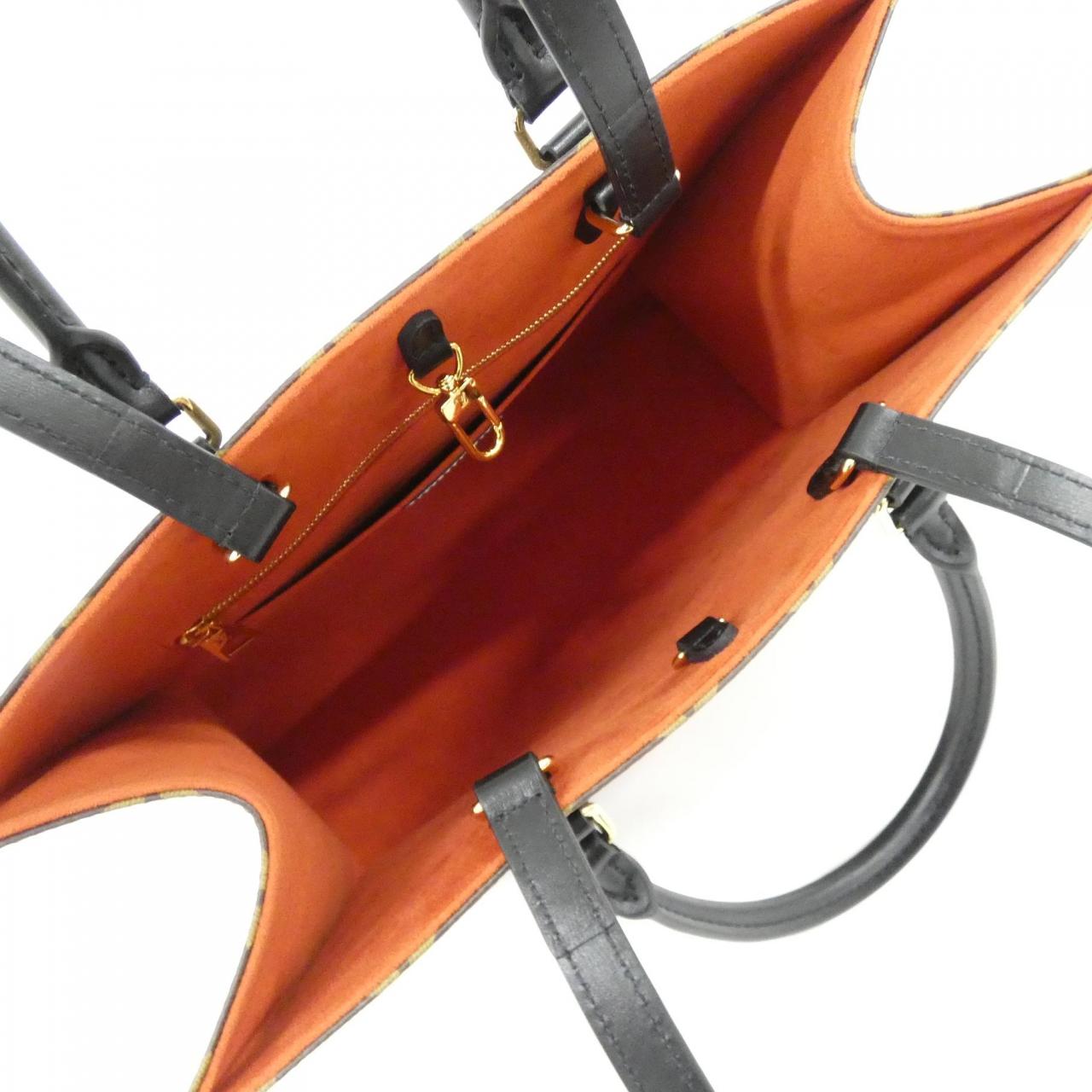 ルイヴィトン モノグラム(LV x フォルナセッティ) オンザゴー MM M59245 バッグ