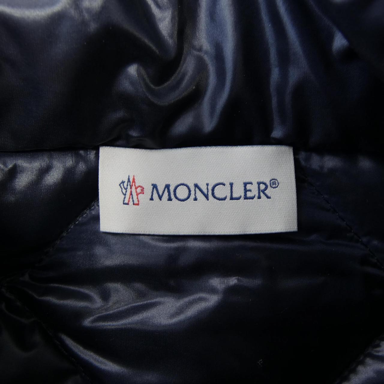 モンクレール MONCLER ダウンジャケット