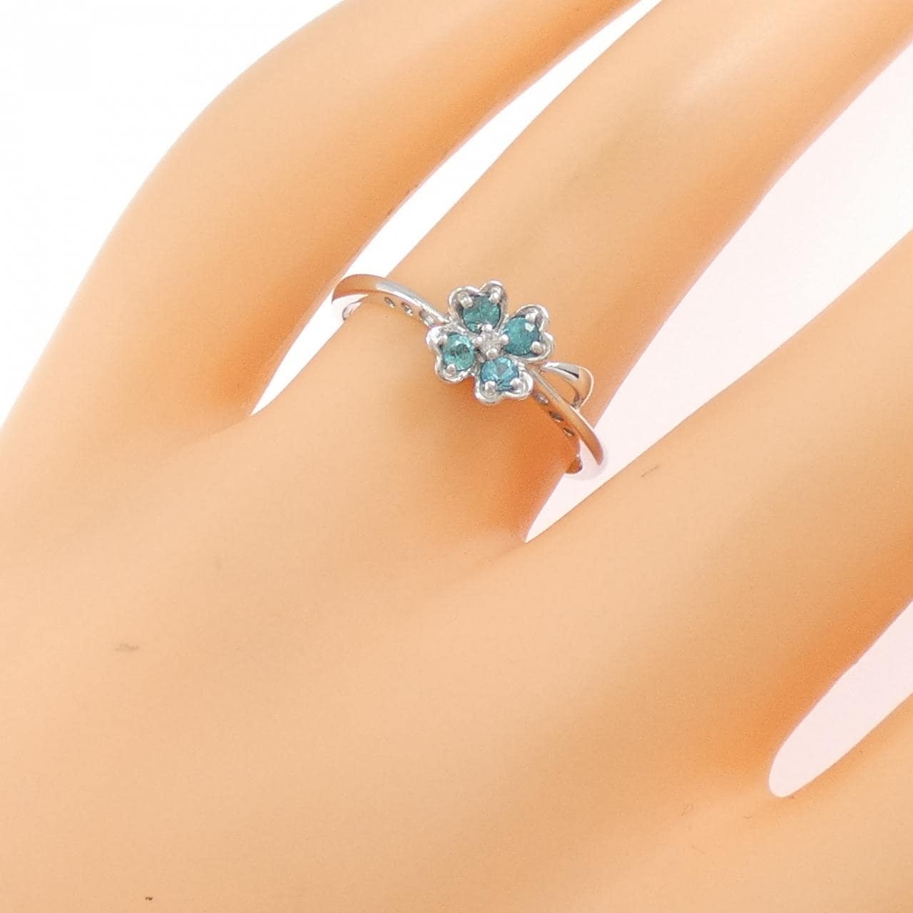 K18WG フラワー トルマリン リング 0.13CT