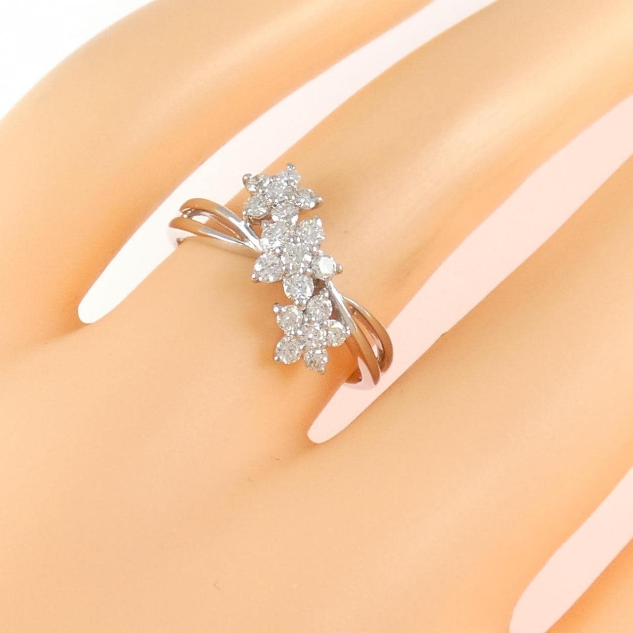 PT900 フラワー ダイヤモンド リング 0.43CT