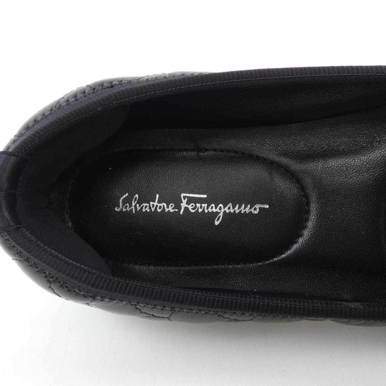 サルヴァトーレフェラガモ SALVATORE FERRAGAMO フラットシューズ