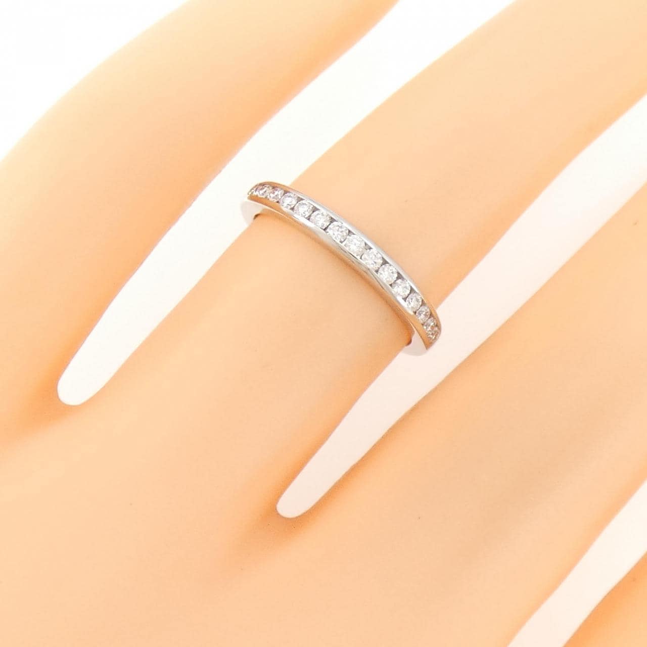 TIFFANY Half Circle Channel Setting Ring