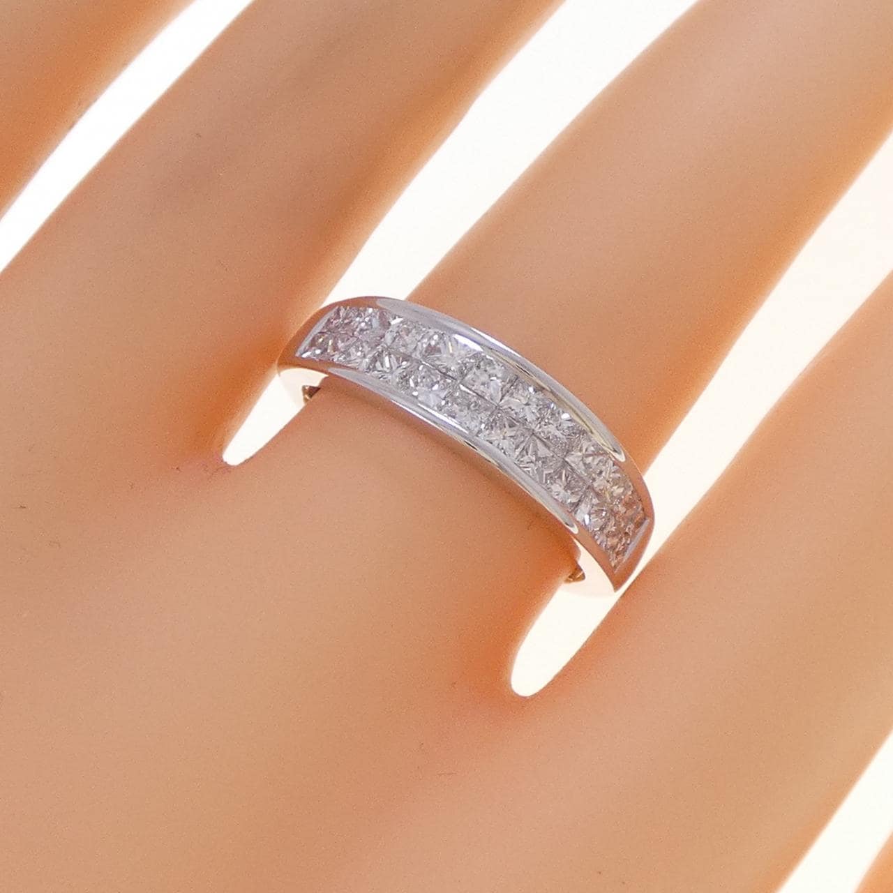 ジーエスティービー ダイヤモンド リング