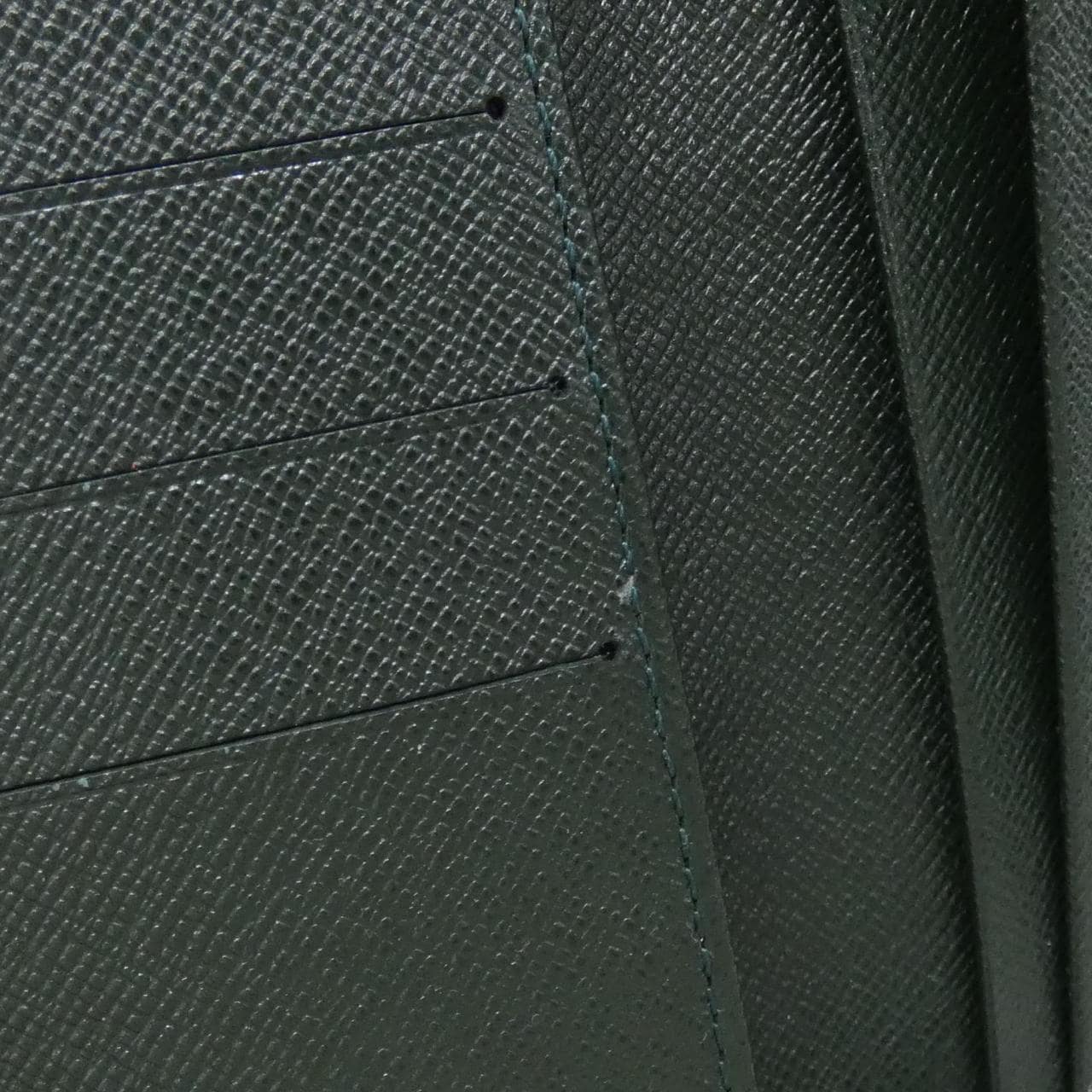 ルイヴィトン タイガ ポルト シュキュ カルト クレディ M30414 札入れ