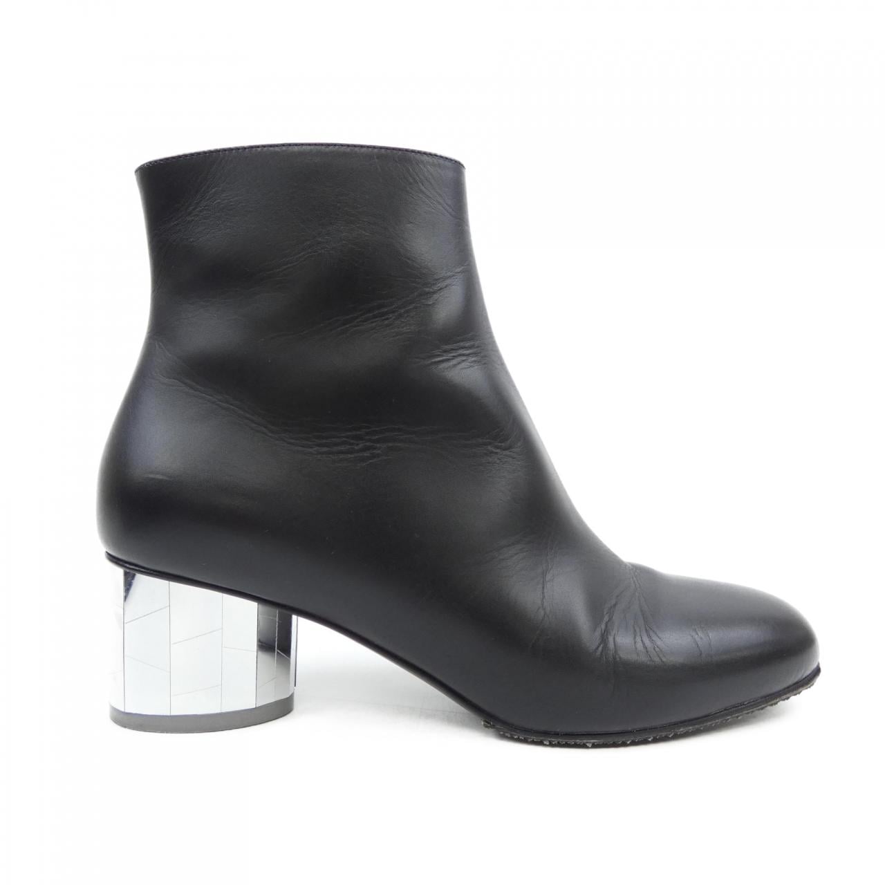 萨尔瓦托雷·菲拉格慕SALVATORE FERRAGAMO萨尔瓦托雷·菲拉格慕 (Salvatore Ferragamo) 靴子