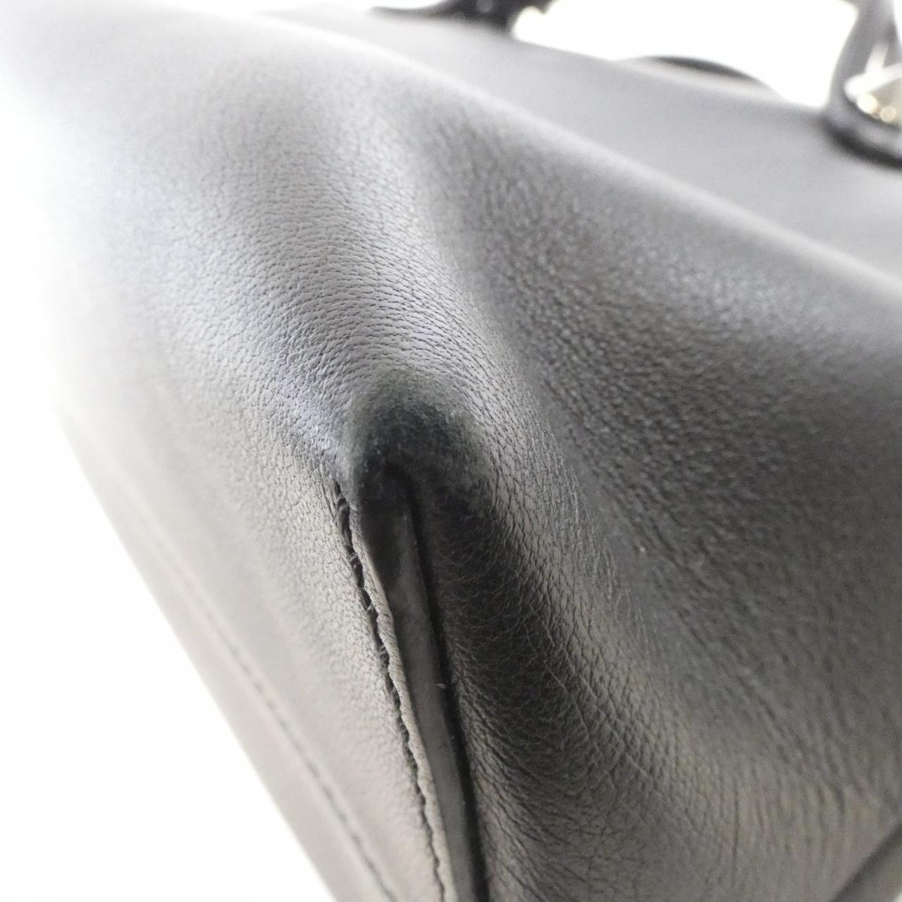 フェンディ バイ ザ ウェイ ミディアム 8BL146 1D5 バッグ