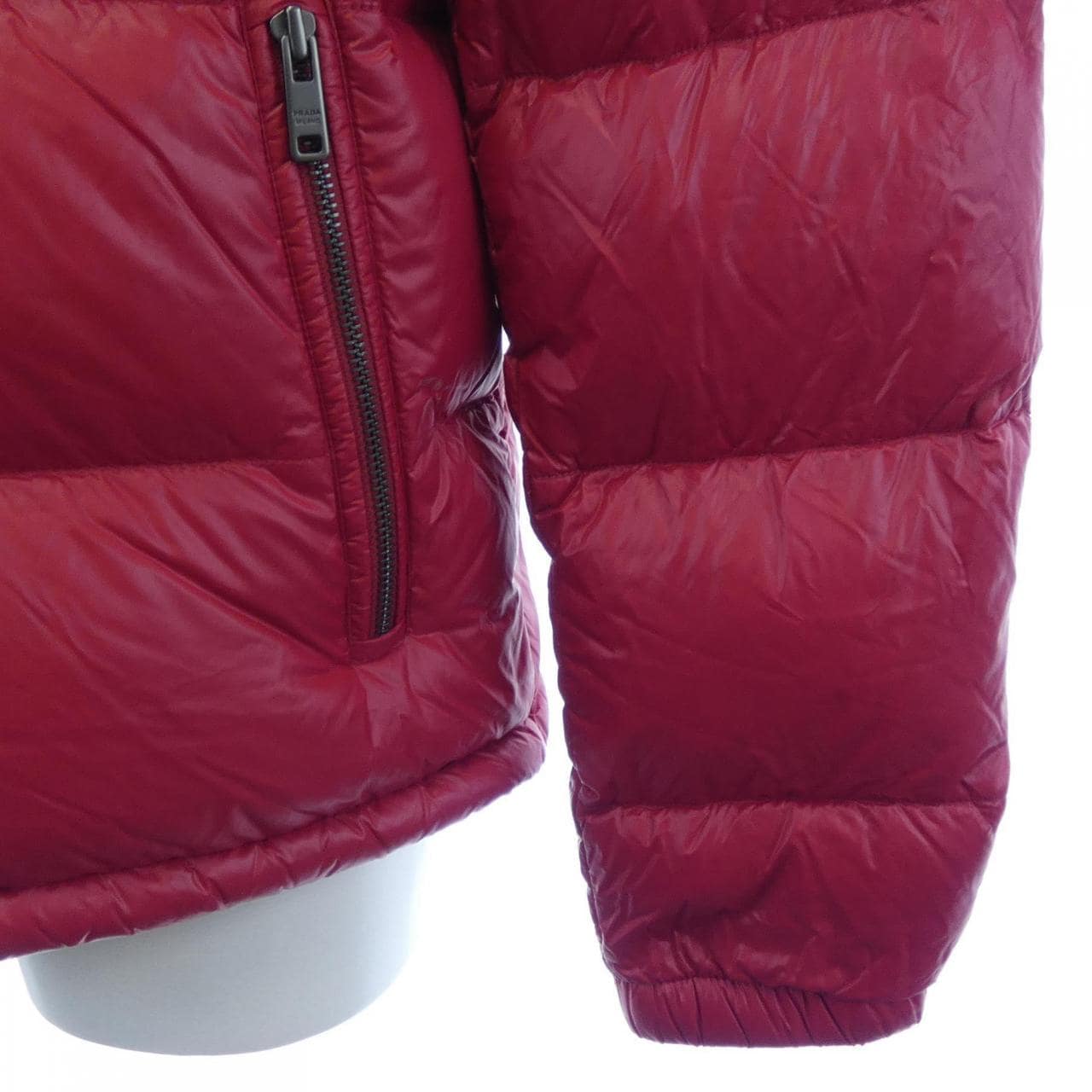 プラダ PRADA SGH769 R142 AR0 ダウンジャケット