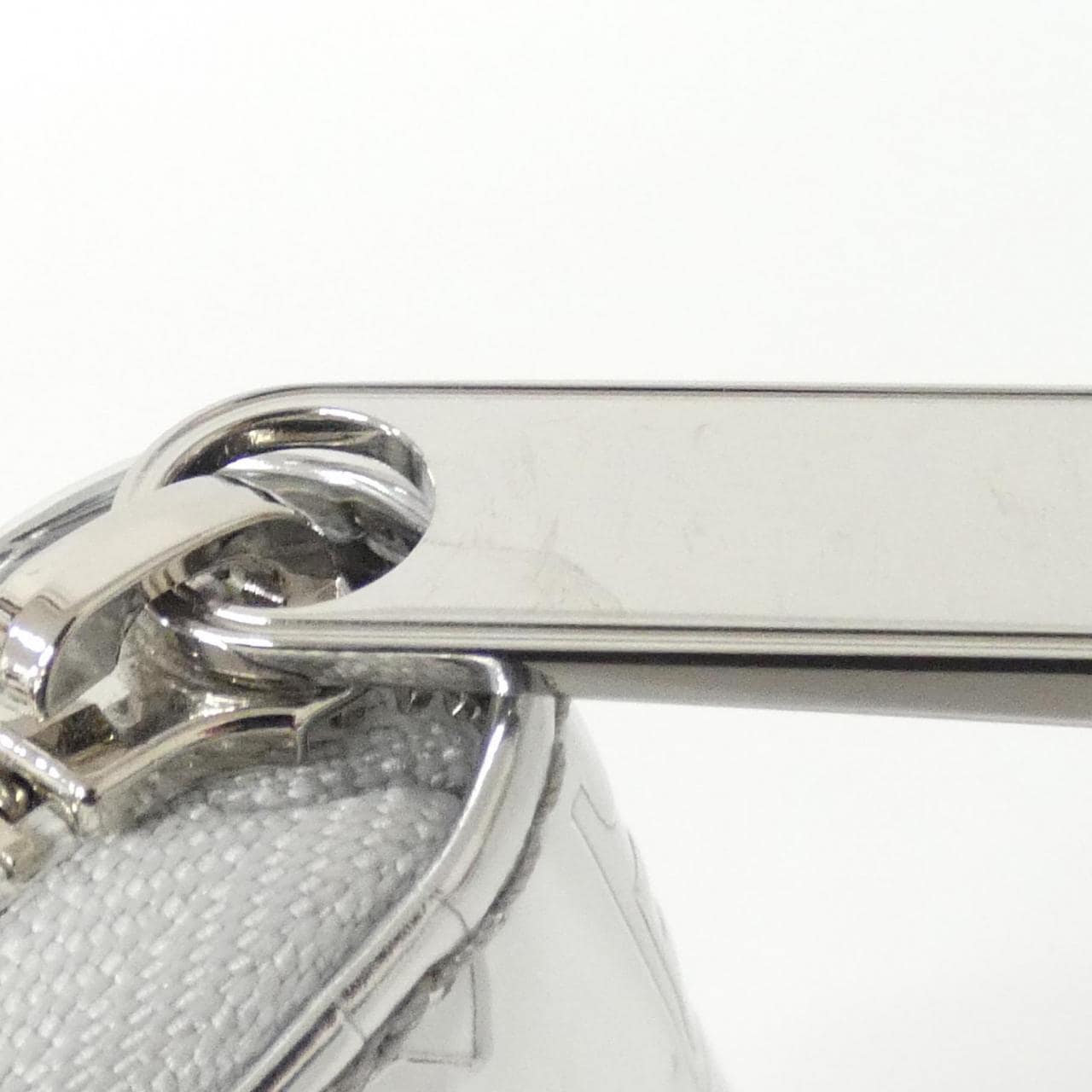 ルイヴィトン モノグラム ミロワール(LVスノー) ジッピー ウォレット M83543 財布