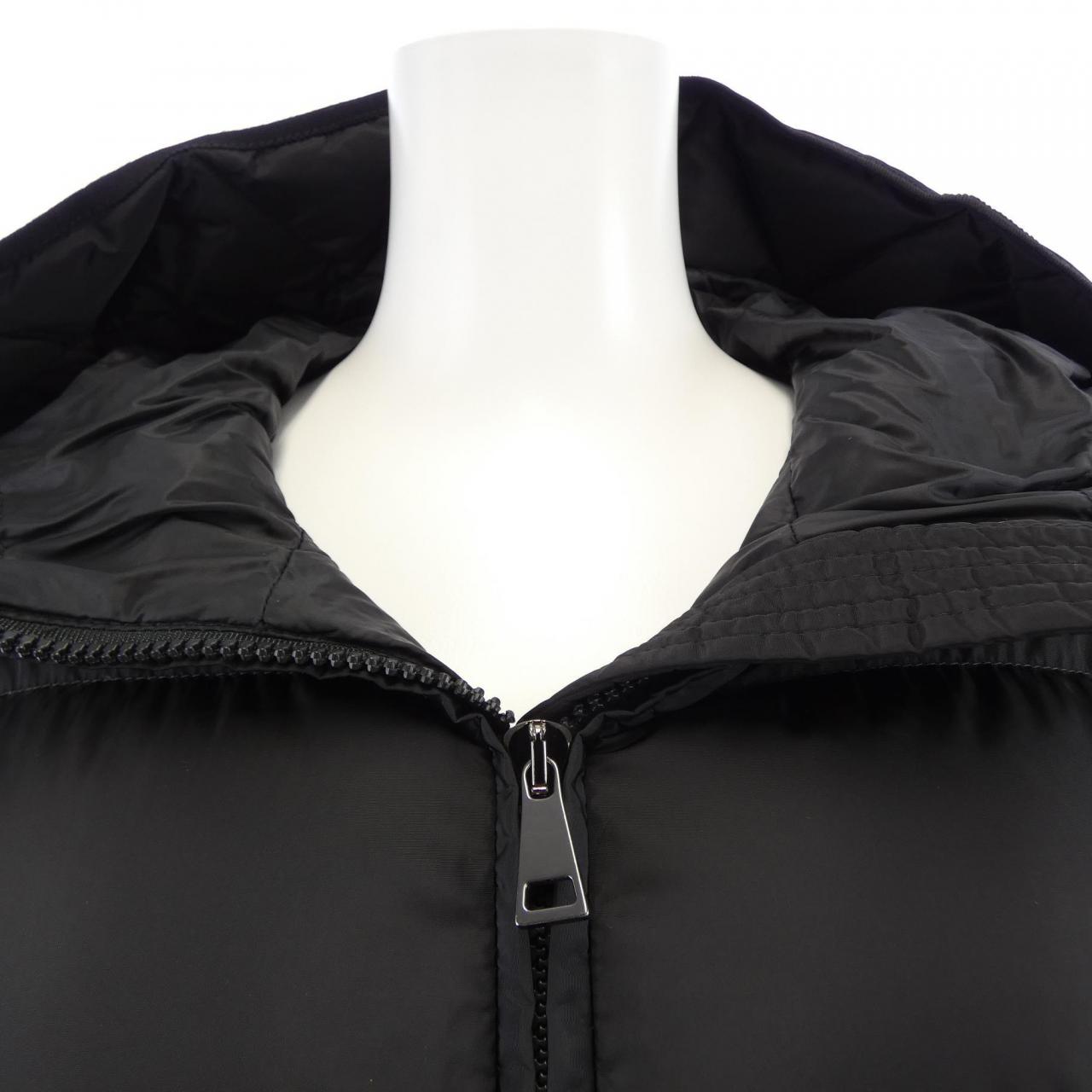 モンクレール MONCLER AVOCE ダウンジャケット