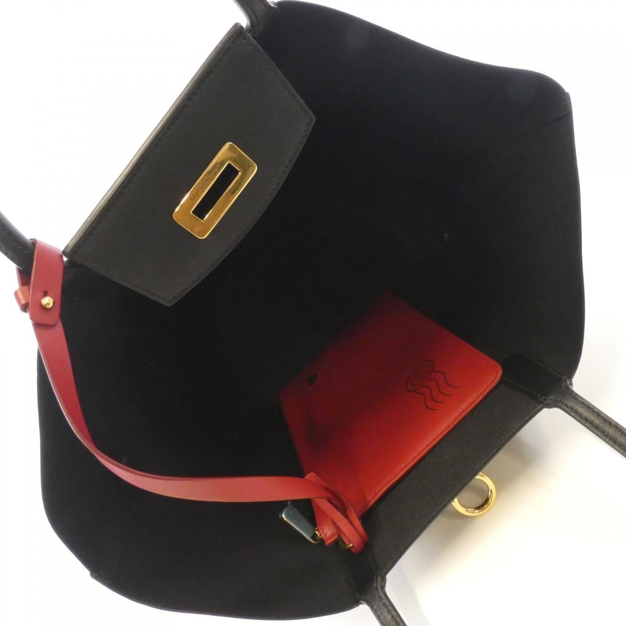 サルヴァトーレフェラガモ トラベルトート  21 I012 バッグ