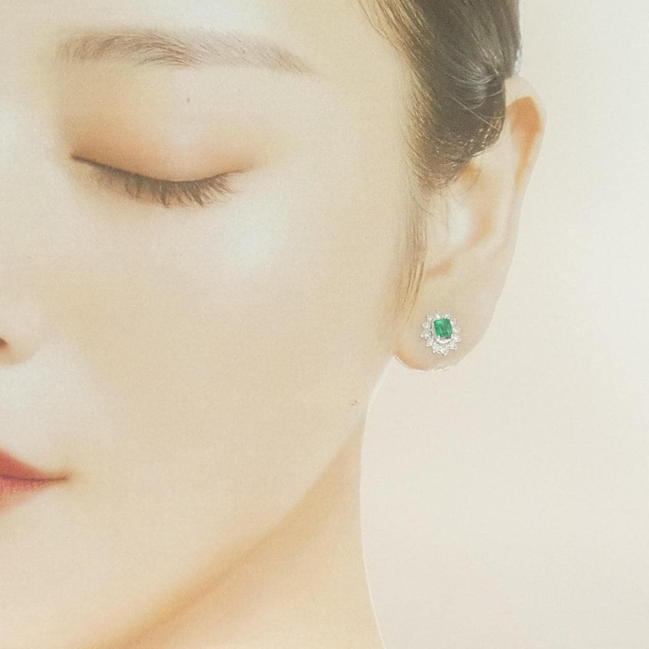 PT900 エメラルド ピアス 0.58CT