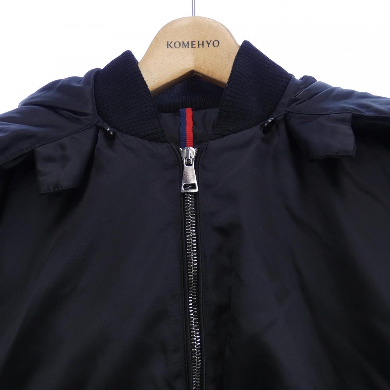 モンクレール MONCLER ダウンジャケット
