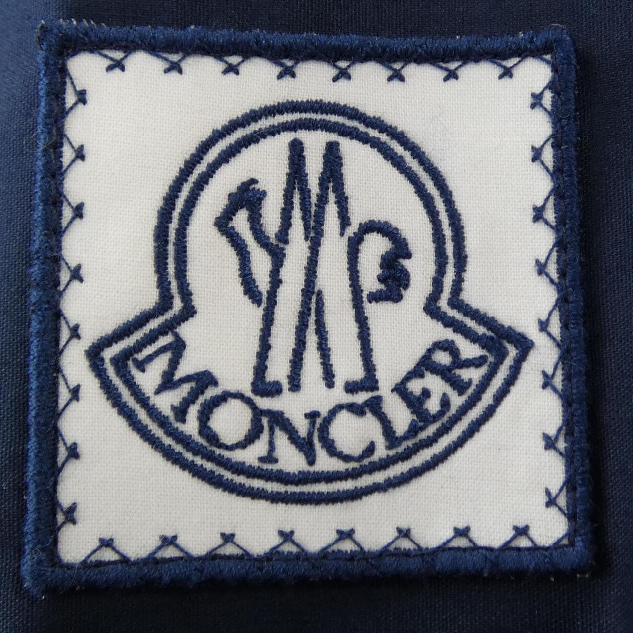 モンクレールガムブルー MONCLER GAMMEBLEU B1 391 4130490 63805 ダウンジャケット