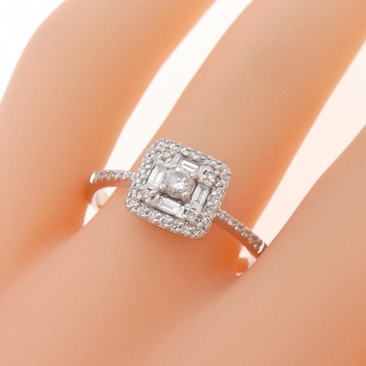 K18WG ダイヤモンド リング 0.37CT