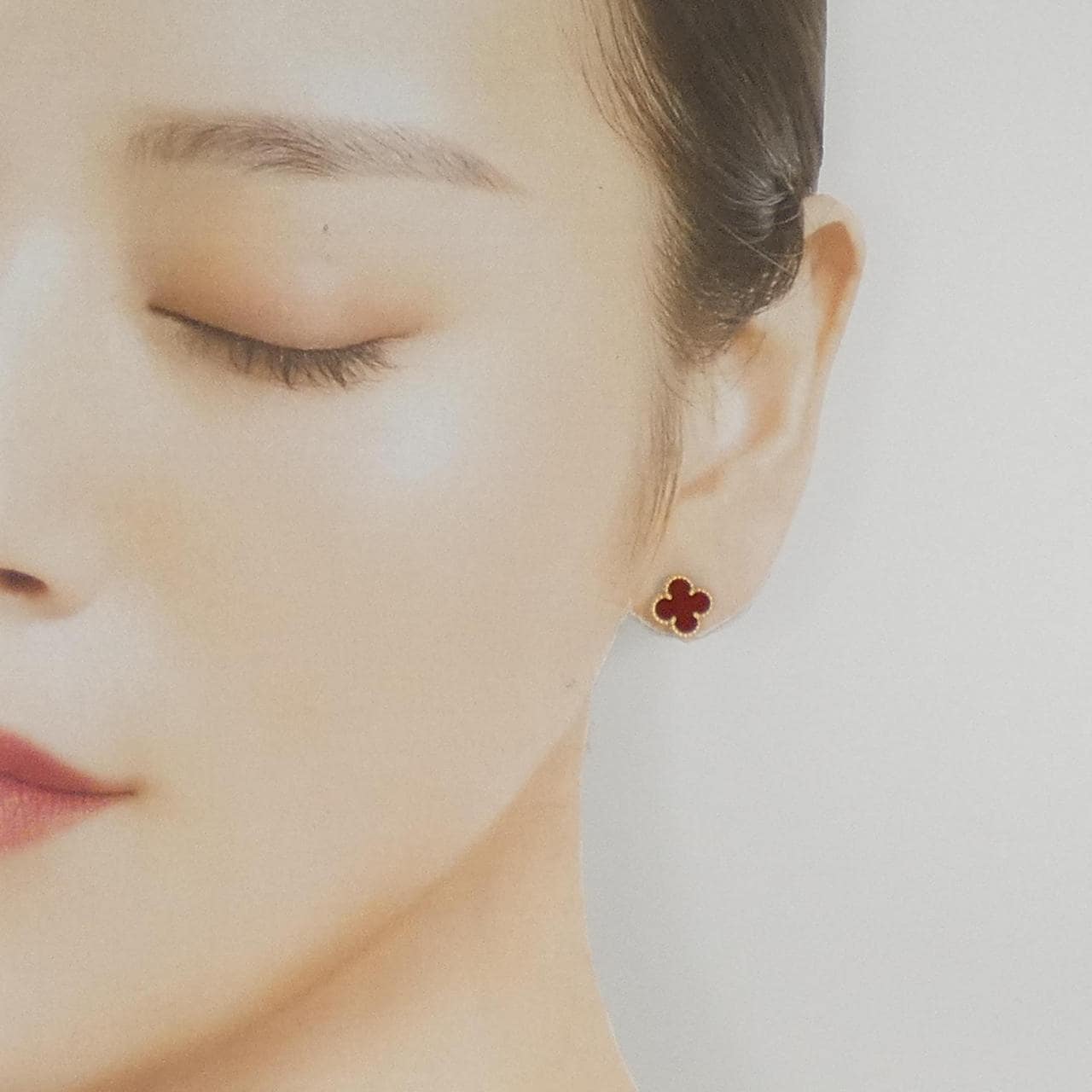 ヴァンクリーフ&アーペル スウィートアルハンブラ ピアス