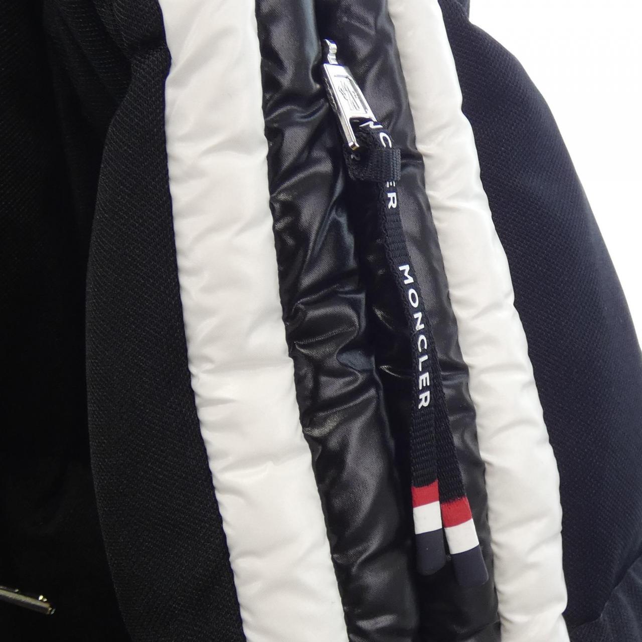 モンクレール MONCLER ダウンジャケット