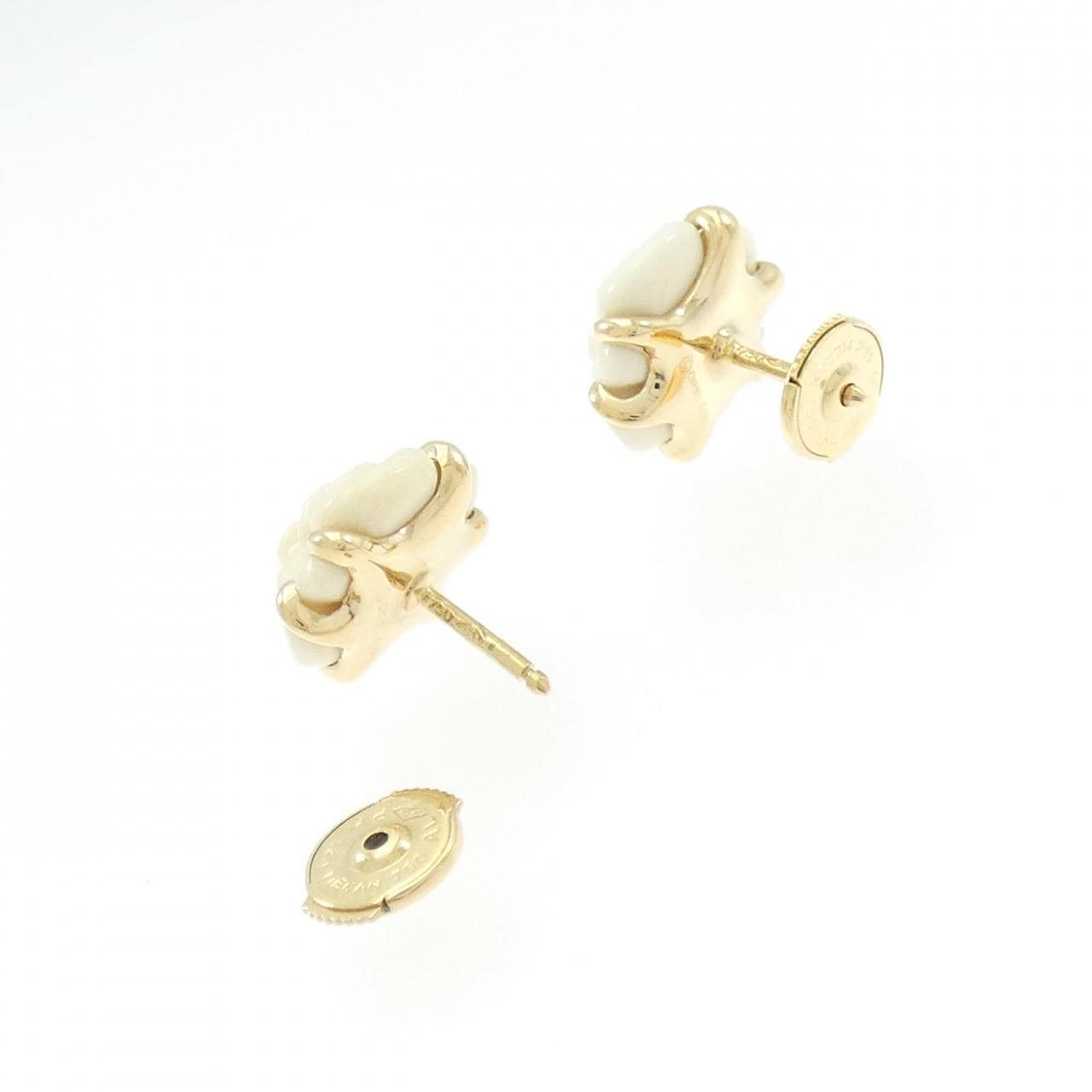 シャネル カメリア スモール ピアス