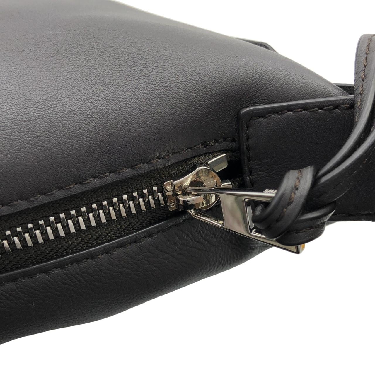 ロエベ キュービィ クロスボディ スモール B906Q63X01 ショルダーバッグ