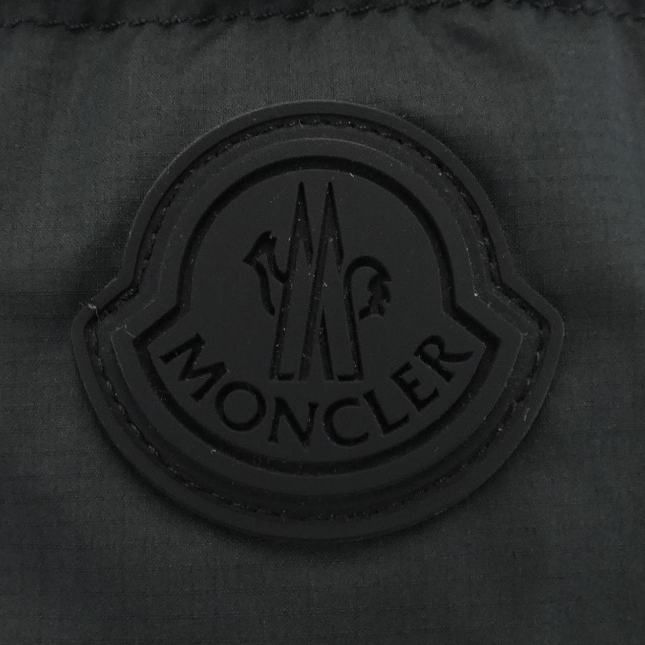 モンクレール MONCLER ダウンジャケット