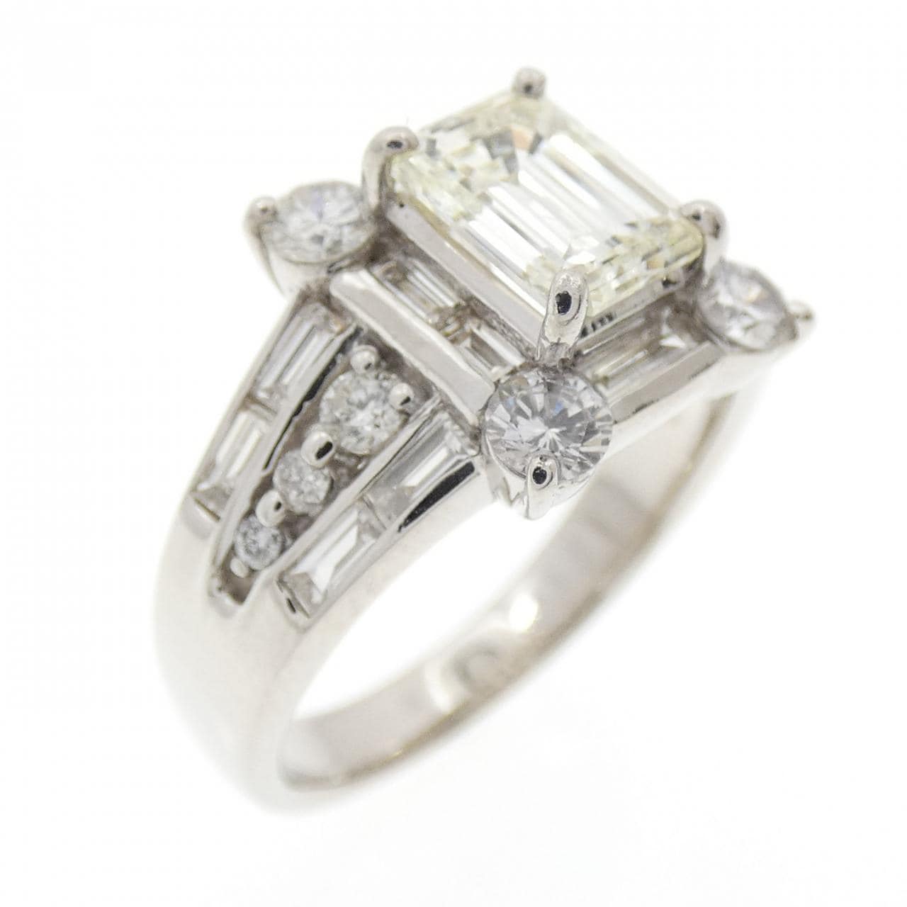 PT900 ダイヤモンド リング 1.045CT