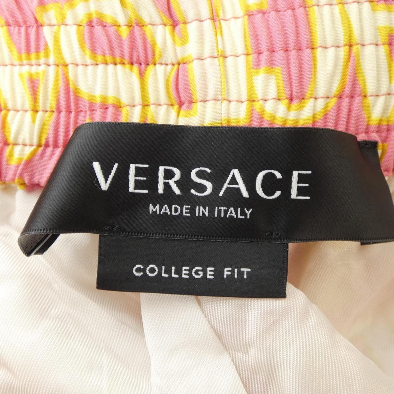 ヴェルサーチェ VERSACE ショートパンツ
