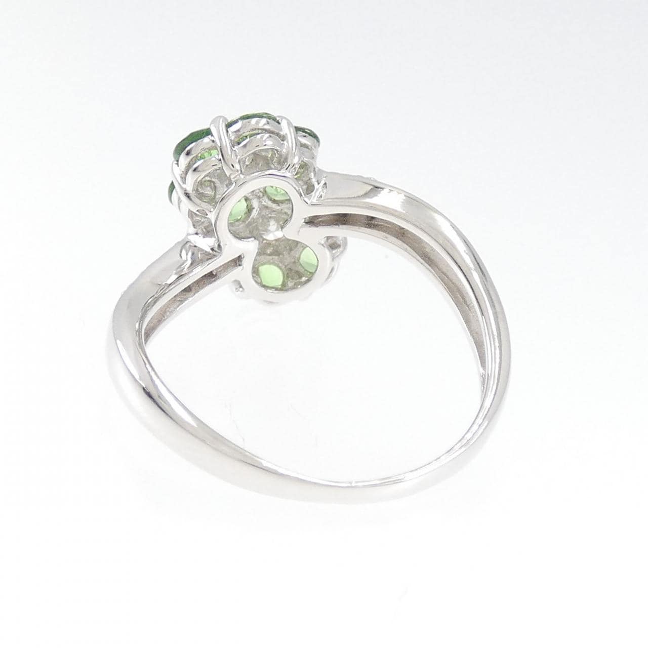 K18WG フラワー グリーンガーネット リング 1.00CT