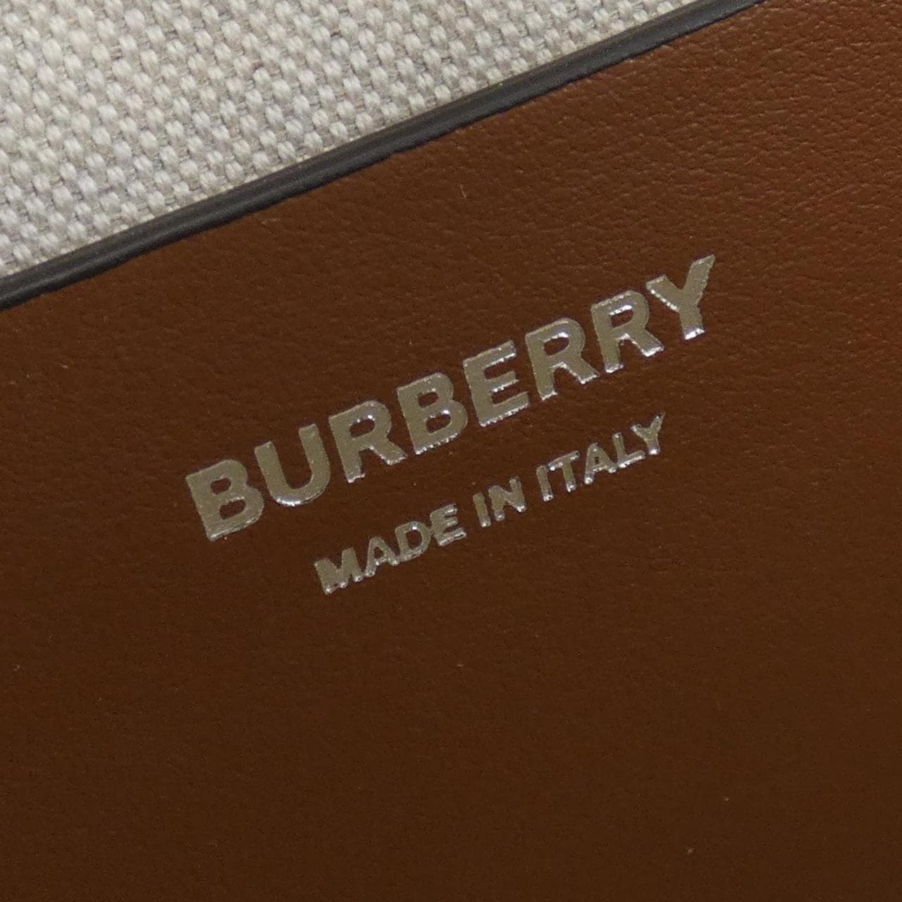 BURBERRY包