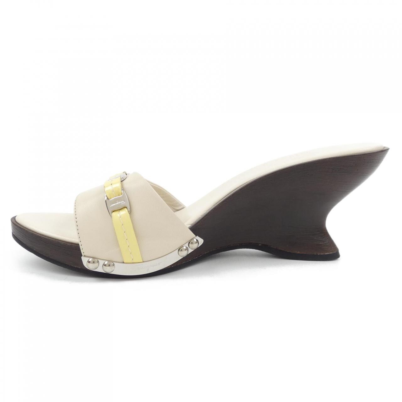 サルヴァトーレフェラガモ SALVATORE FERRAGAMO サンダル
