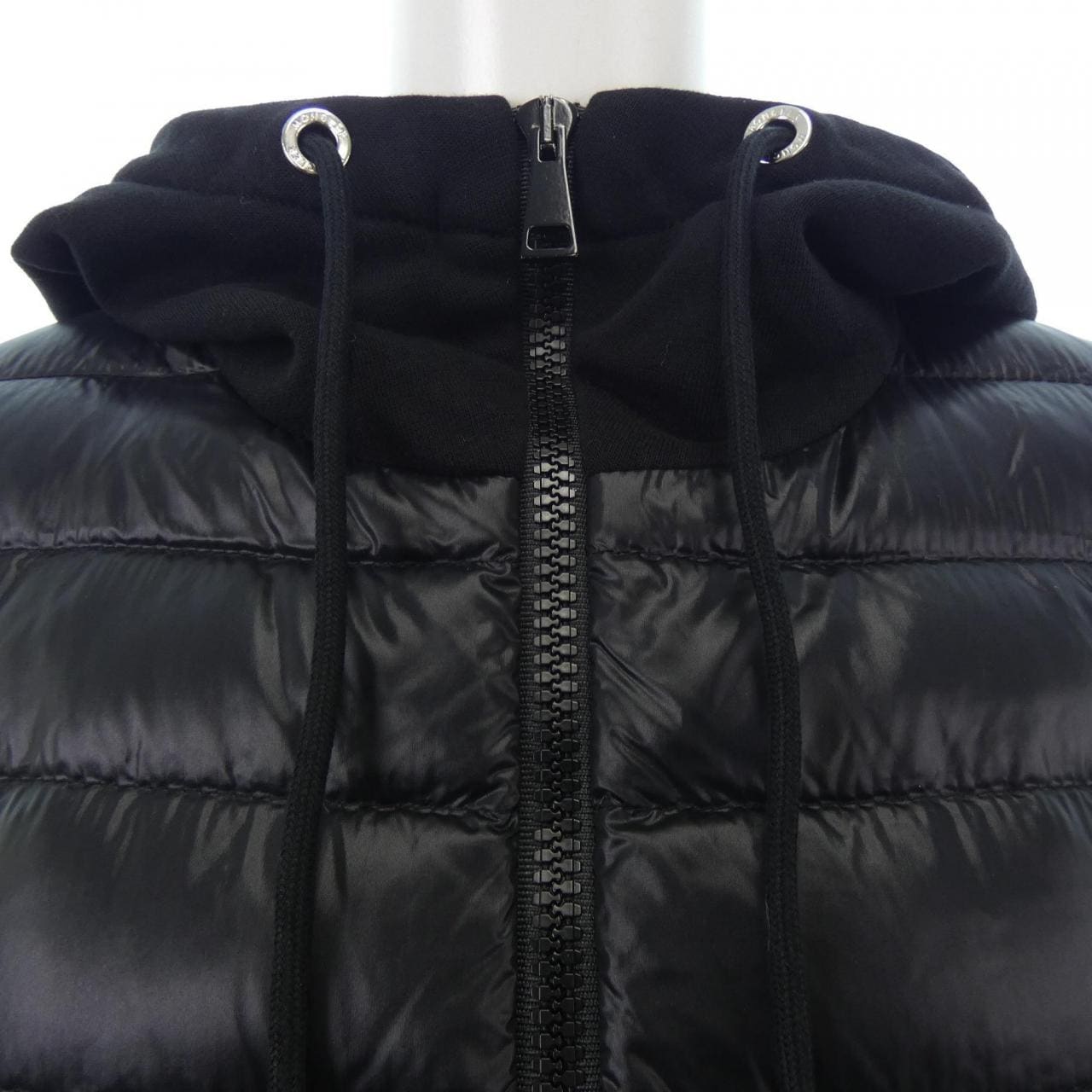 モンクレール MONCLER ダウンジャケット