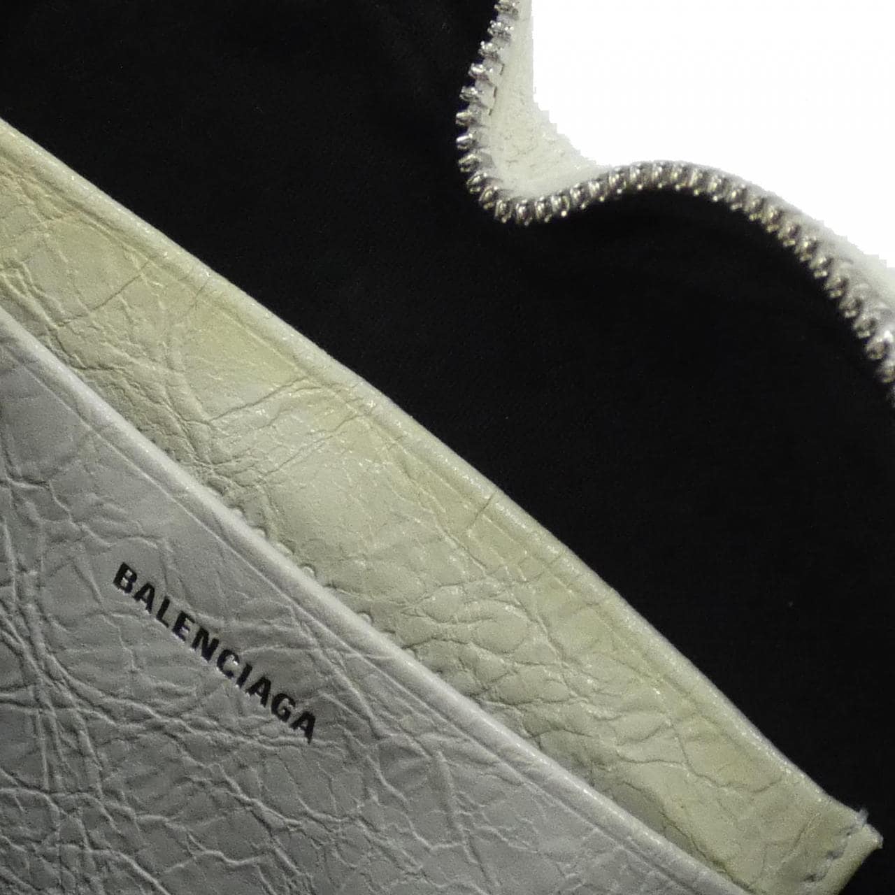 バレンシアガ  ル カゴール ハート ミニ バッグ 722781 1VG9Y ショルダーバッグ