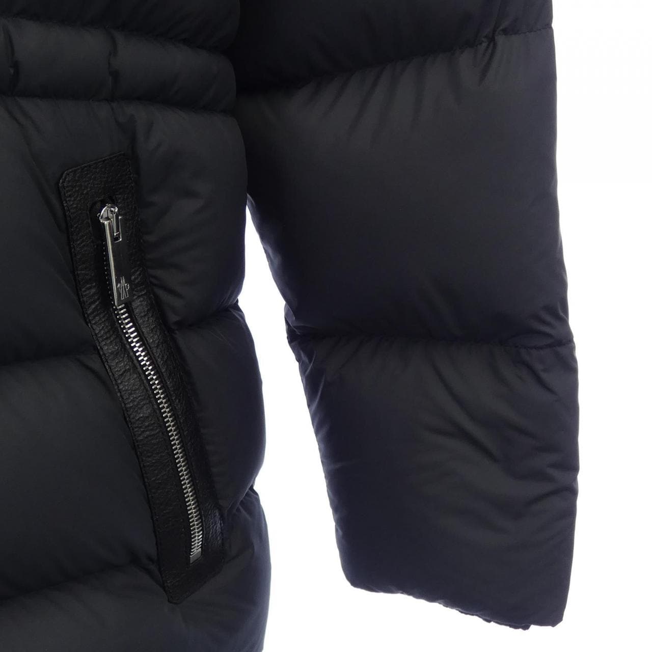 モンクレール MONCLER ダウンジャケット