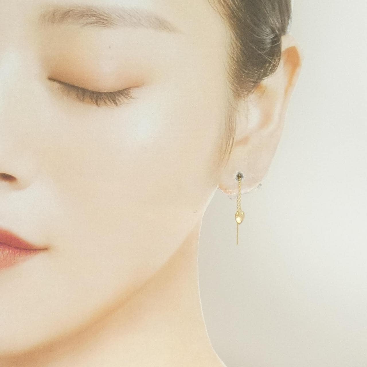 K18YG heart earrings