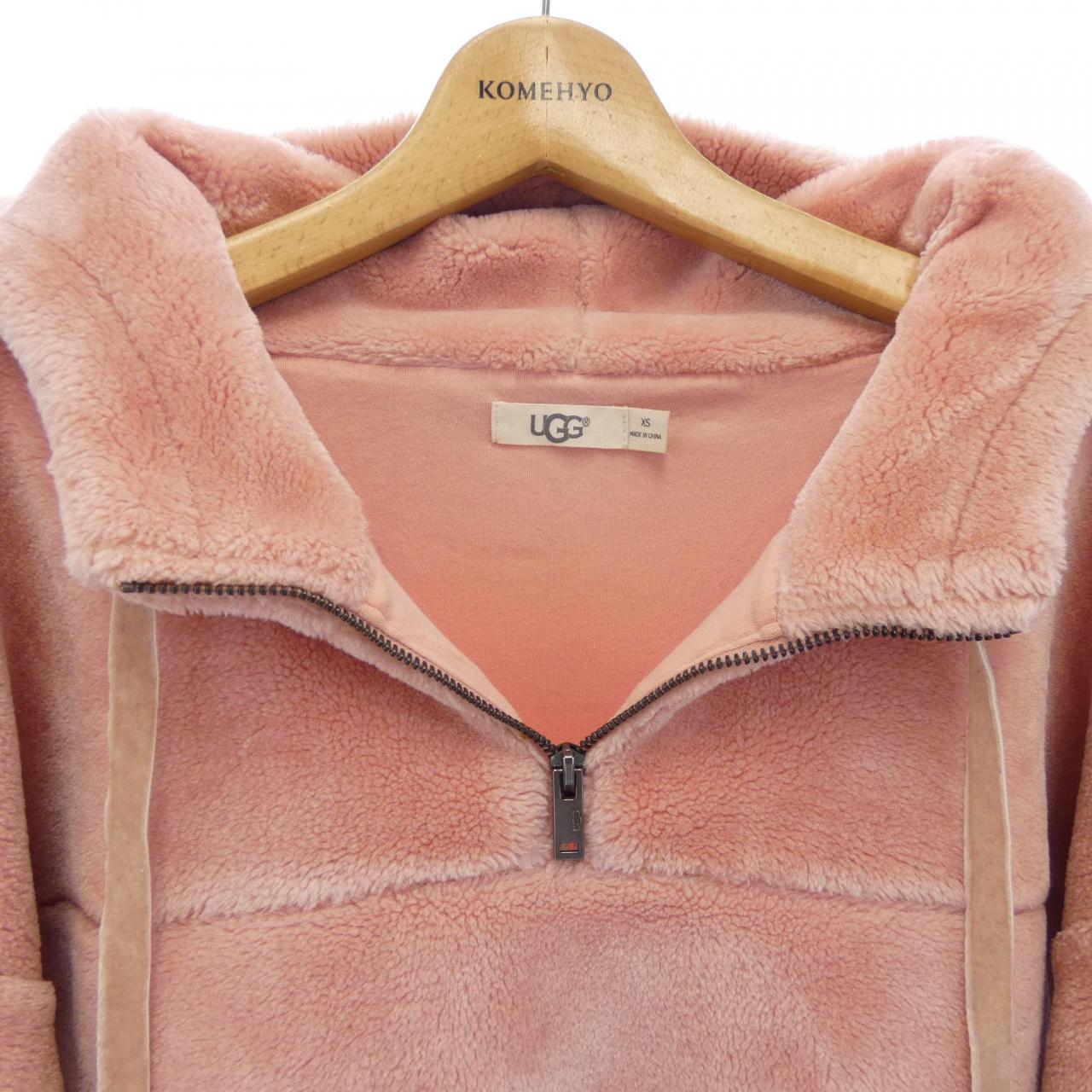 アグ UGG トップス