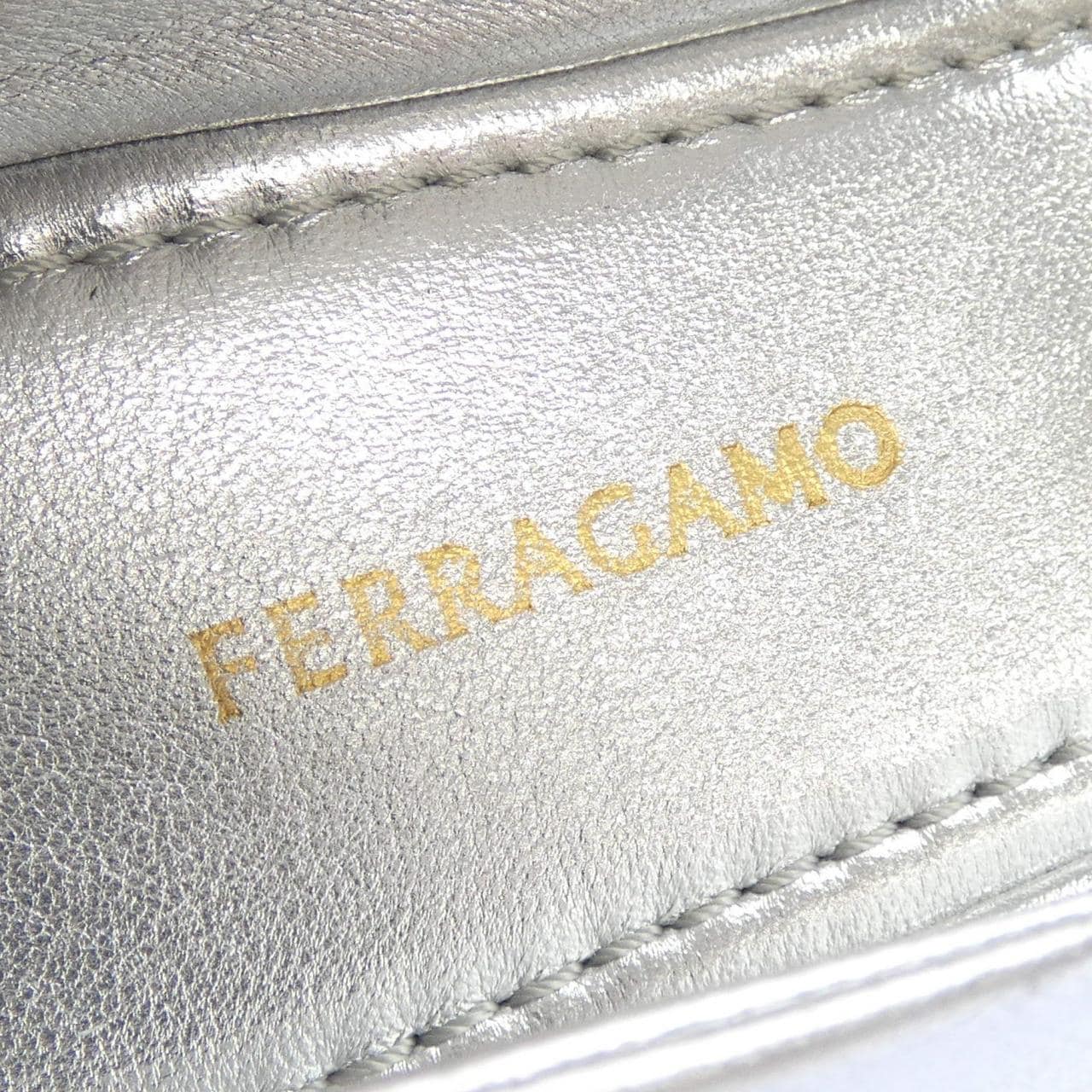 フェラガモ FERRAGAMO フラットシューズ