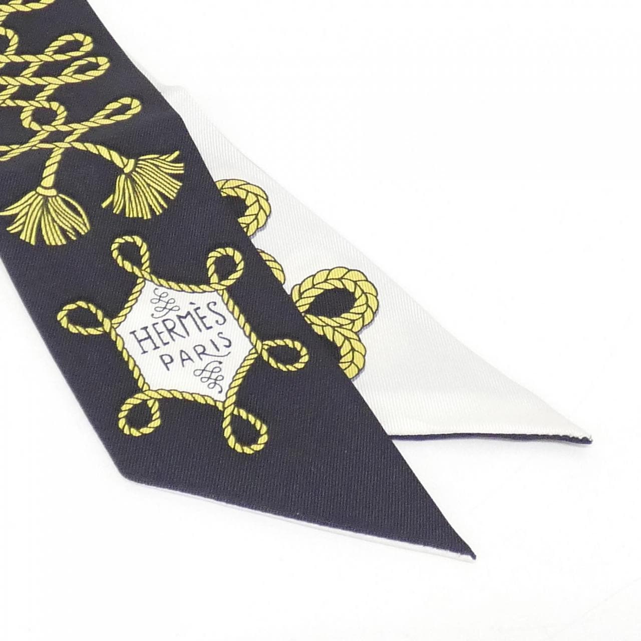 エルメス GALONS ET BRANDEBOURG ツイリー 063698S スカーフ