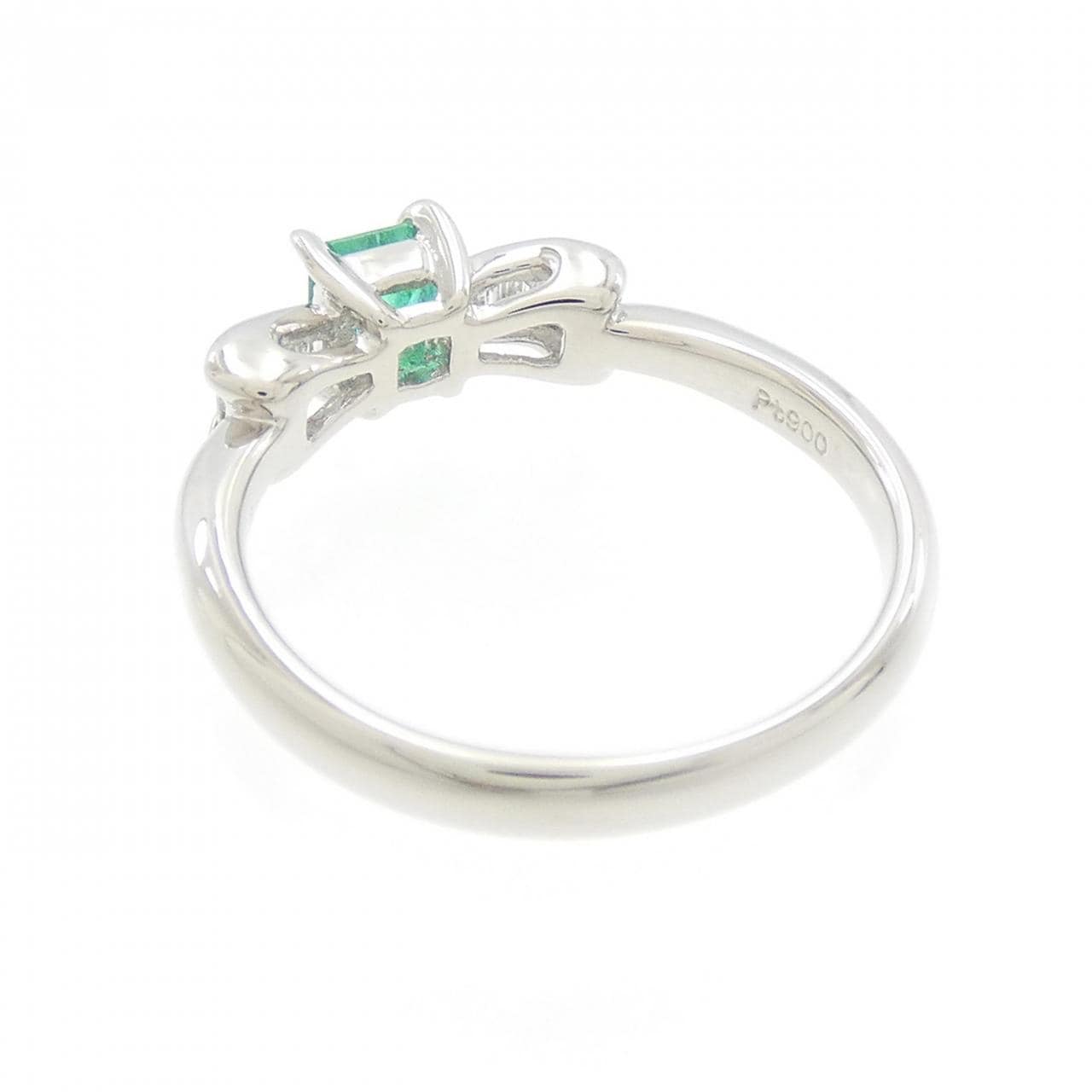 PT ribbon emerald ring 0.28CT