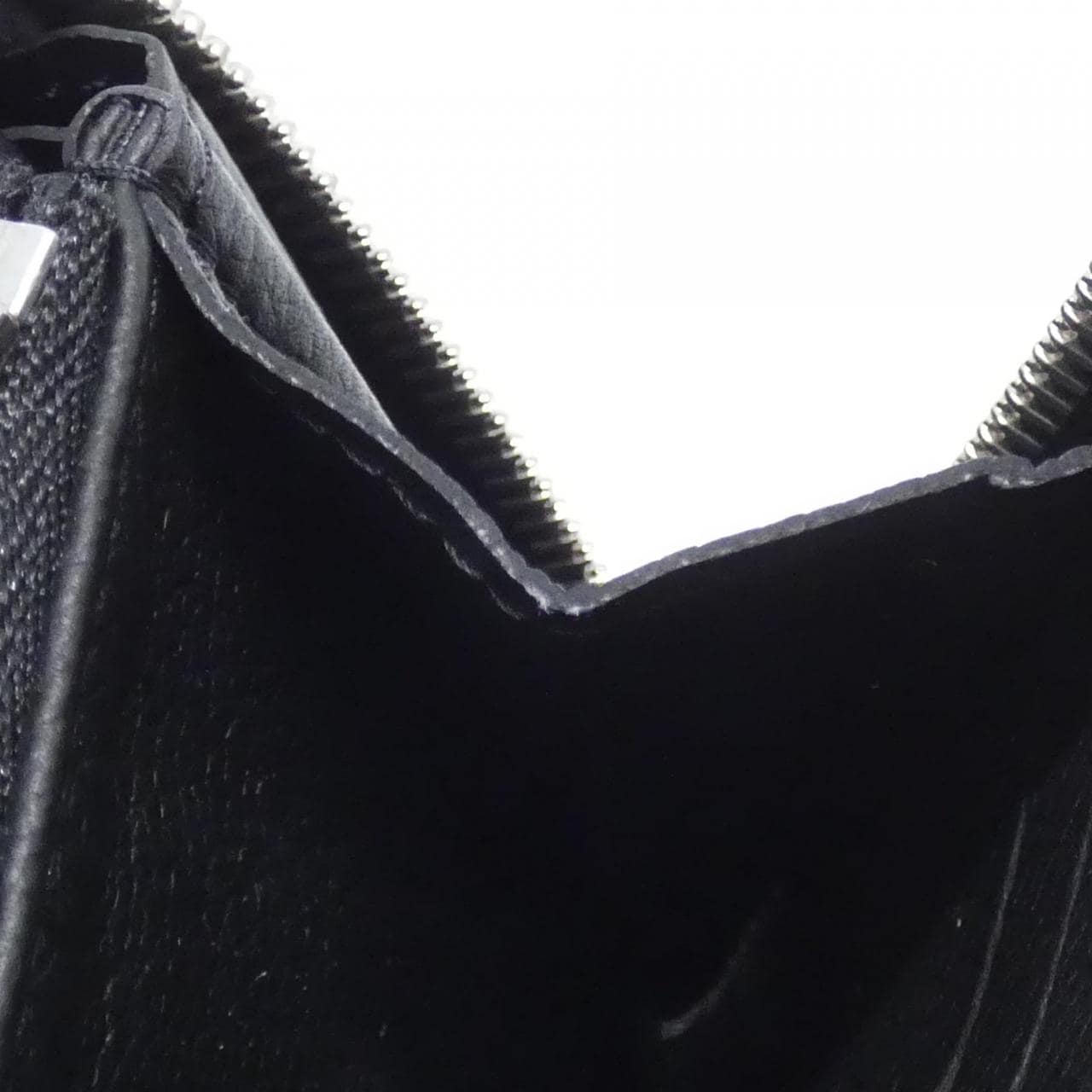 ルイヴィトン ジッピー ロックミー M62622 財布