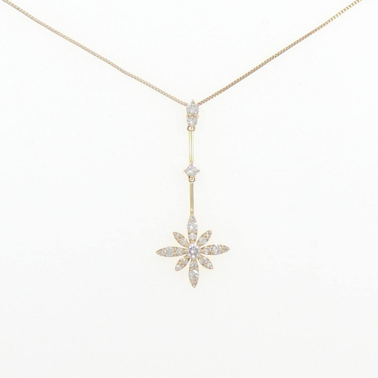 K18YG Flower Diamond Necklace 0.40CT